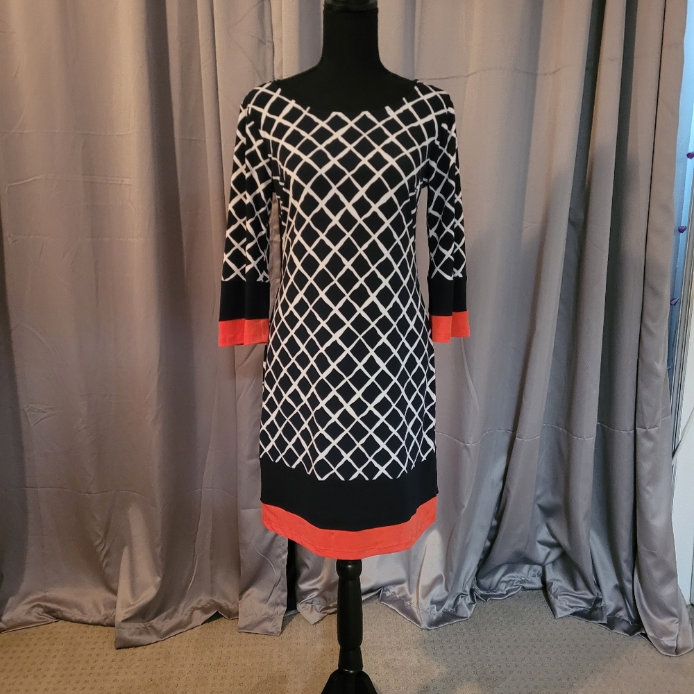 En Focus Dress